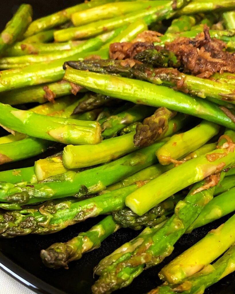 Espárragos (alimentos con prebioticos)