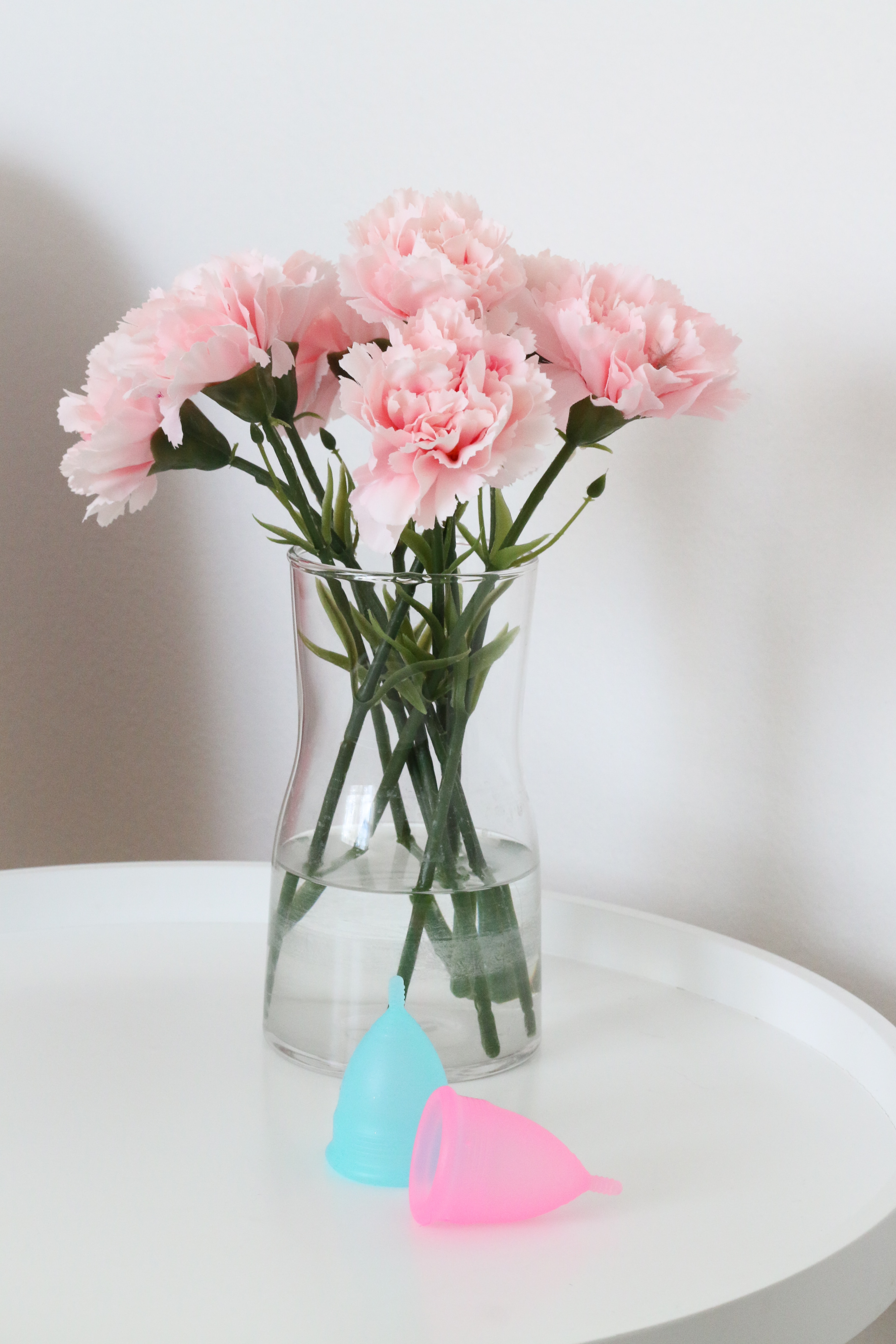 No necesitas oler a flores... con la copa menstrual descubrirás que la sangre menstrual no huele mal