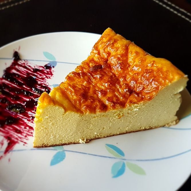 Tarta de queso al horno básica. Cortesía de Madhur repostería sin azúcar.