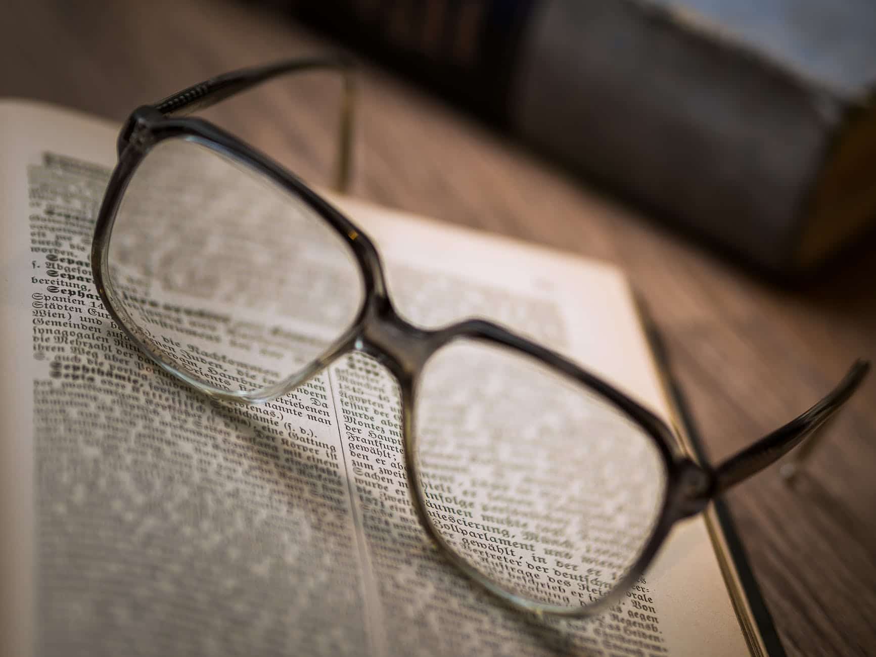 El uso de gafas contra la hipermetropía