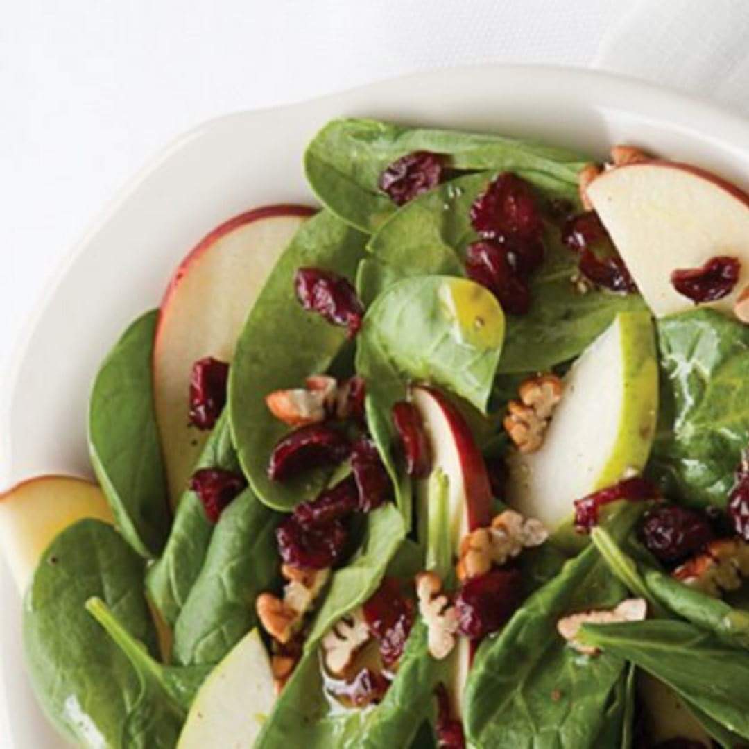 RECETAS ENSALADAS DE ESPINACAS CON ADEREZO DE FRUTOS ROJOS