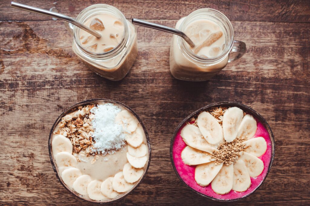 Batido de plátano con crema de maní para después de entrenar.