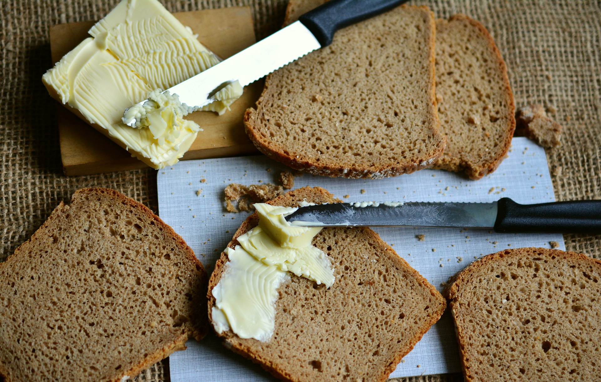 Margarina o mantequilla