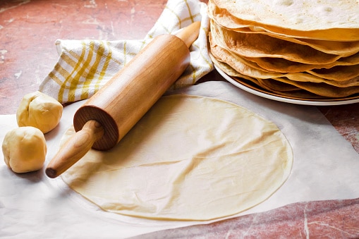 Puedes usar masa o pasta filo para la pastela marroquí